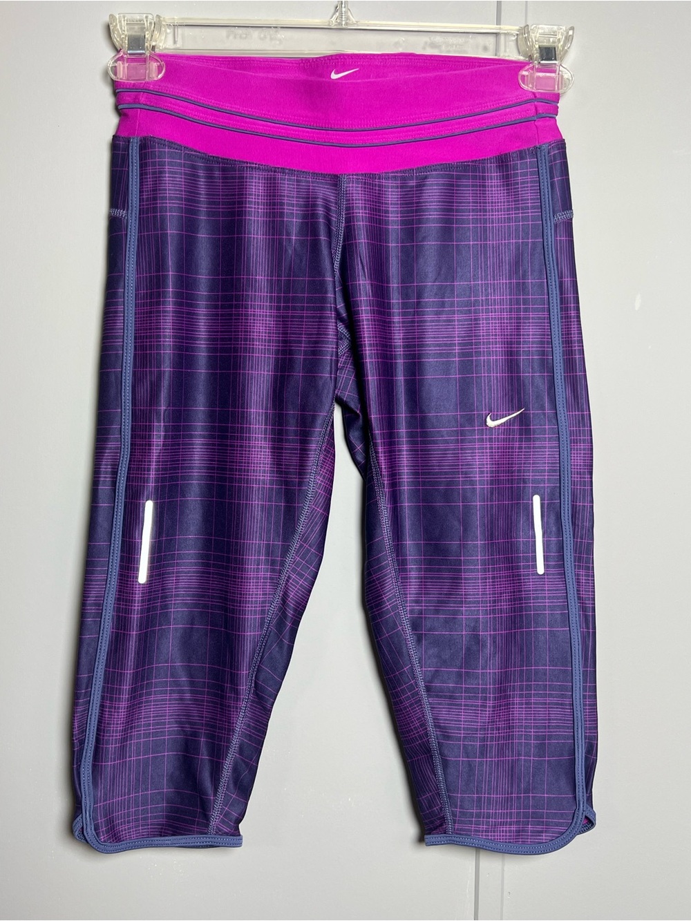 Nike Dri-Fit Capri Leggings Purple Pink Plaid Running Womens Small Activewear